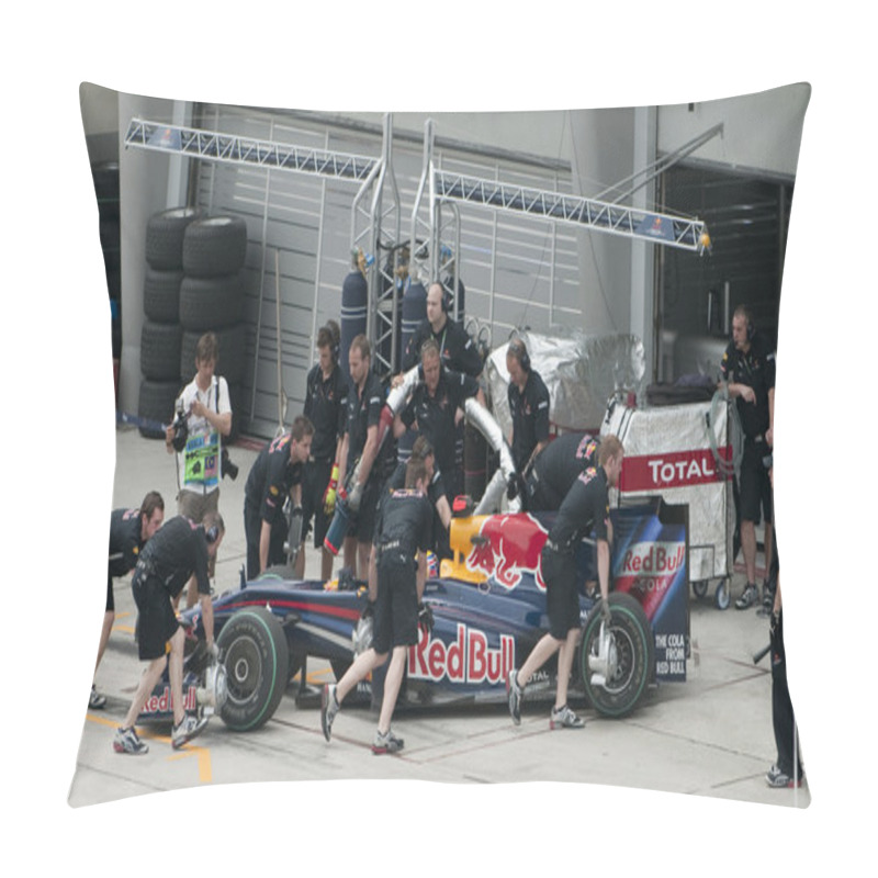 Personality  2009 Mark Webber At Malaysian F1 Grand Prix Pillow Covers