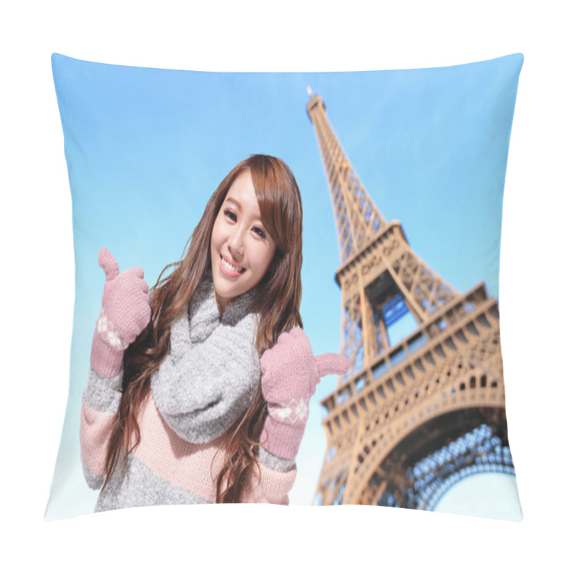 Personality  Happy Travel Woman In Paris Pillow Covers