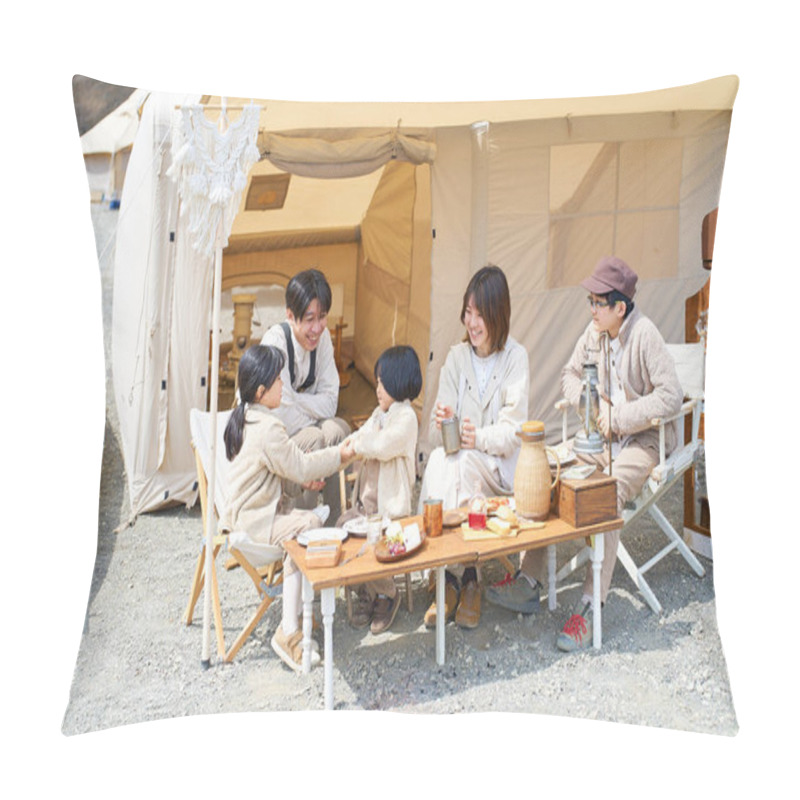 Personality  A Family Setting Up A Tent At A Campsite And Relaxing On Fine Day Pillow Covers