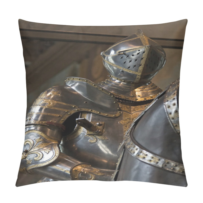 Personality  King's Armor Pillow Covers