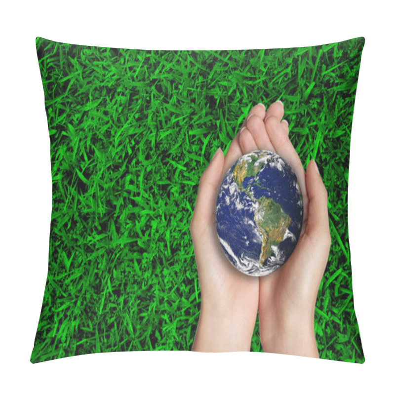 Personality  The Globe Into Your Hands Pillow Covers