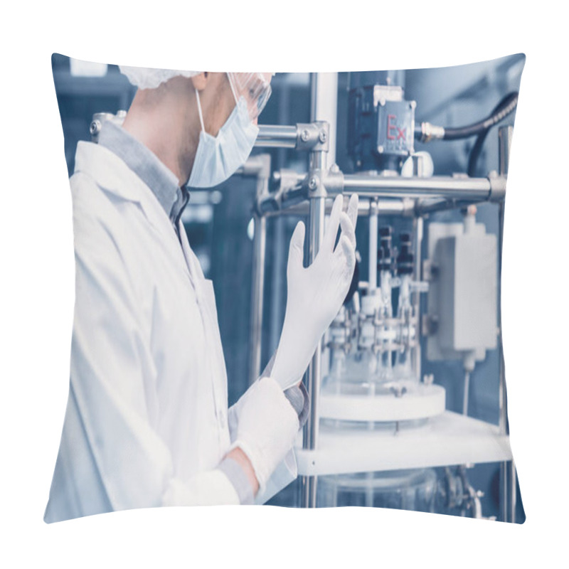 Personality  Science Lab Medical Factory Staff Working Safety Wearing Rubber Glove Work With Danger Chemical In Laboratory Plants Process Pillow Covers