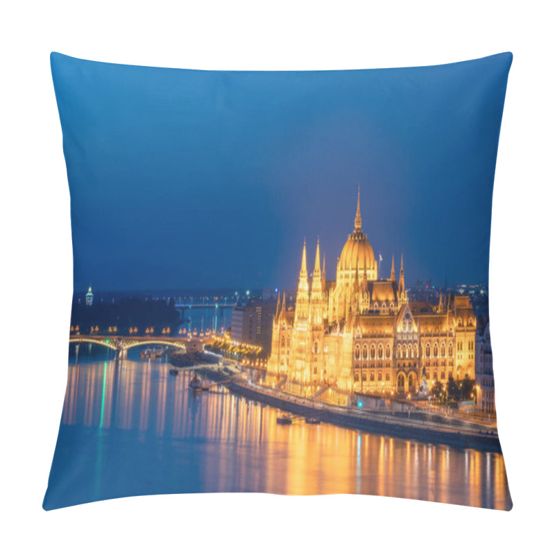 Personality  Side View Of The Hungarian Parliament Building Illuminated In Budapest, During Blue Hour, Horizontal Pillow Covers