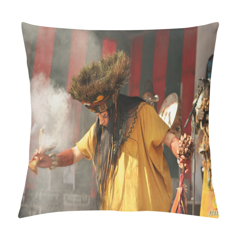 Personality  Mexican Group Pueblo Maya De Xcaret Pillow Covers