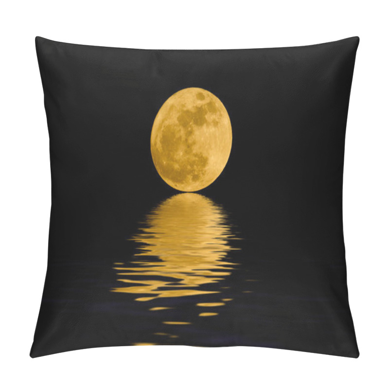 Personality  Full Moon Over Night Water Pillow Covers