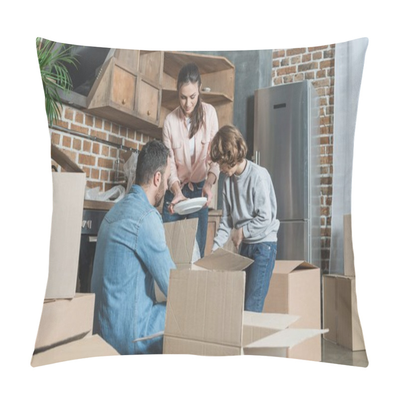 Personality  Happy Family Unpacking Cardboard Boxes In New House Pillow Covers