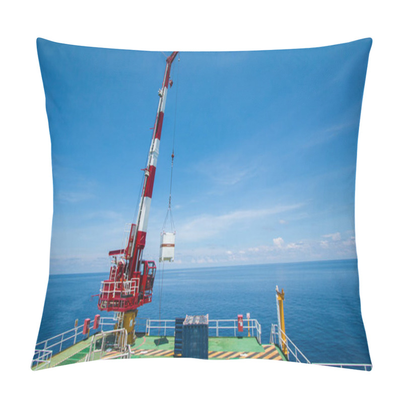 Personality  Pedestal Crane, Crane Operator During Operate Crane With Blue Sk Pillow Covers