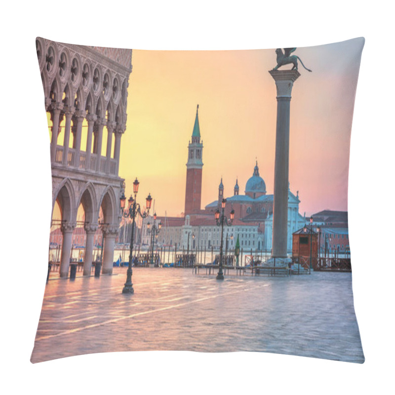 Personality  Venice. Cityscape Image Of St. Mark's Square In Venice During Sunrise. Pillow Covers