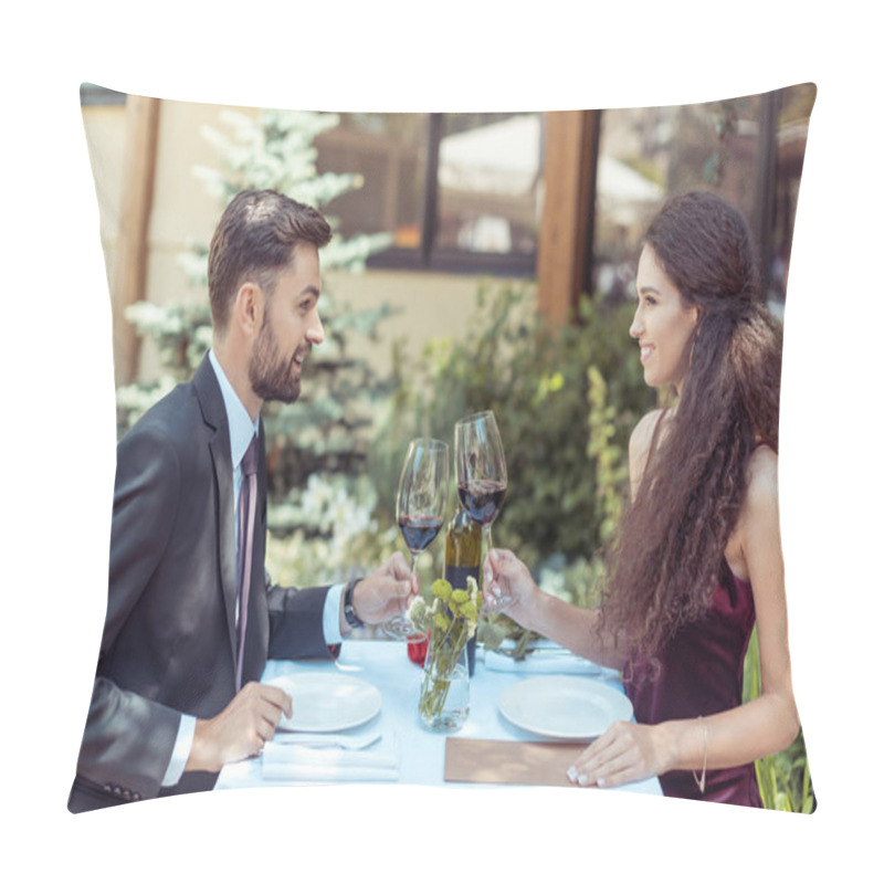 Personality  Couple Clinking Glasses On Date Pillow Covers