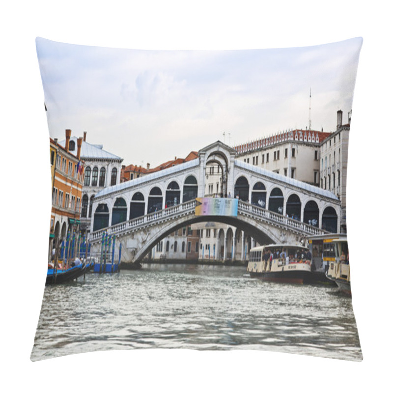 Personality  Rialto Bridge Pillow Covers