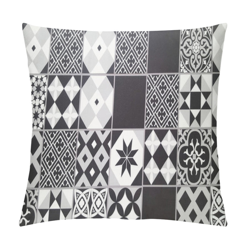 Personality  Black And White Traditional Ceramic Floor Tile Pillow Covers