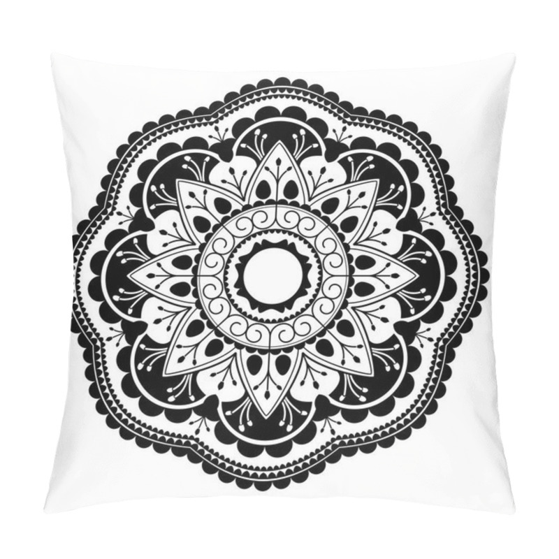 Personality  Black Mandala Pattern On White Background Pillow Covers