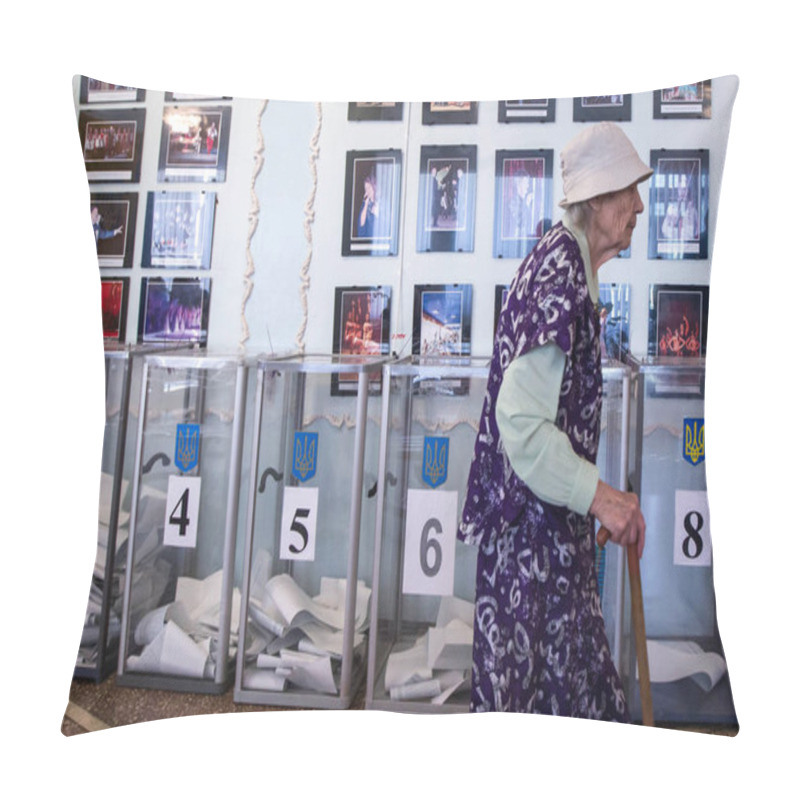 Personality  An Old Woman Votes At A Polling Station During Local Elections In Chernihiv, Ukraine Pillow Covers