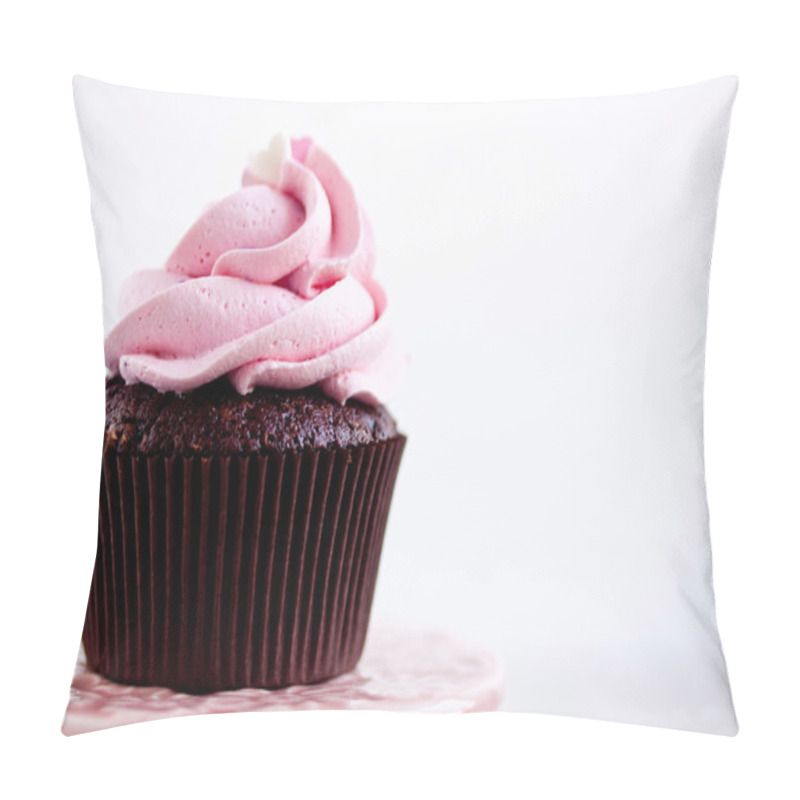 Personality  Pink Chocolate Cupcake  Close Up Pillow Covers