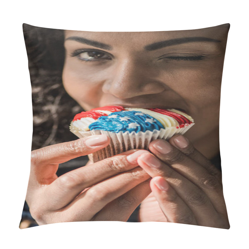 Personality  American Girl Bite Cupcake Pillow Covers