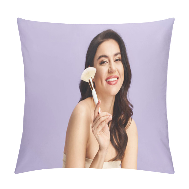 Personality  A Woman Gracefully Holds A Makeup Brush, Enhancing Her Natural Beauty. Pillow Covers