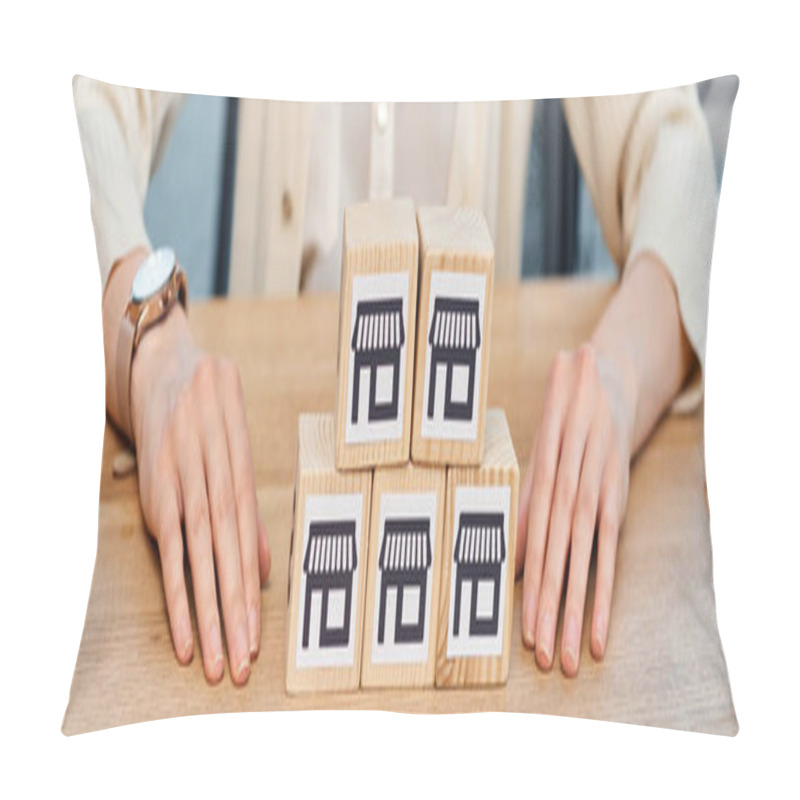 Personality  A Businesswoman In A Modern Office Plays With A Block Set On A Table, Exploring Her Imaginative And Innovative Side. Pillow Covers