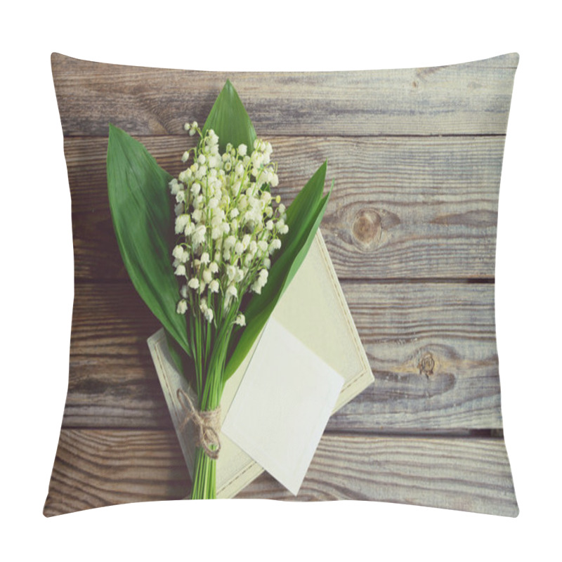 Personality  Romantic Bouquet With Spring Lilies Of The Valley Pillow Covers