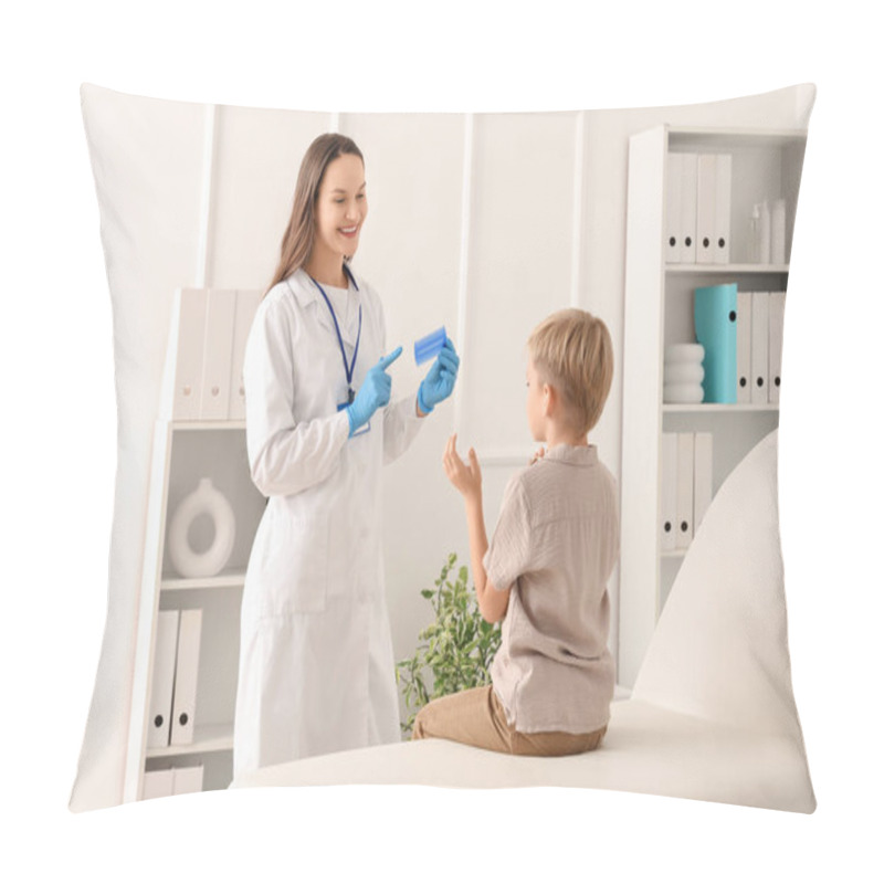 Personality  Female Doctor With Head Lice Comb And Little Boy With Pediculosis In Clinic Pillow Covers