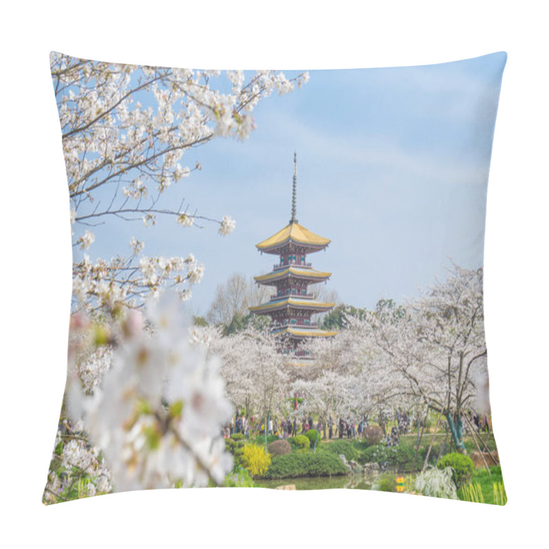 Personality  Wuhan Cherry Blossom Garden Scenery In Spring Pillow Covers