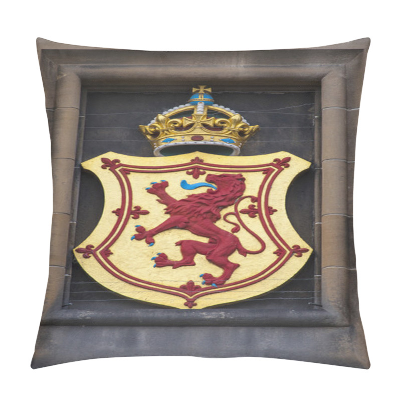 Personality  Lion Rampant Crest At Edinburgh Castle Pillow Covers