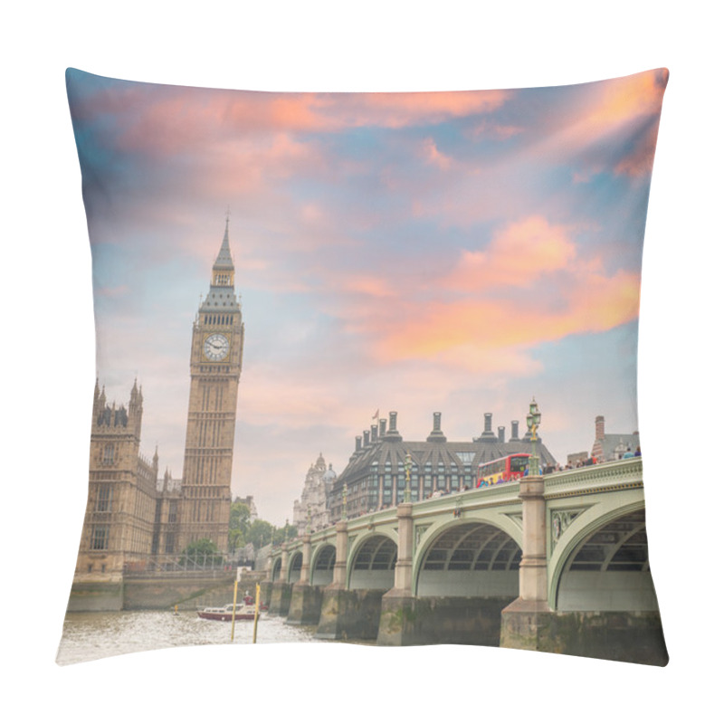 Personality  Westminster Bridge, London. River Thames And Big Ben Tower With  Pillow Covers