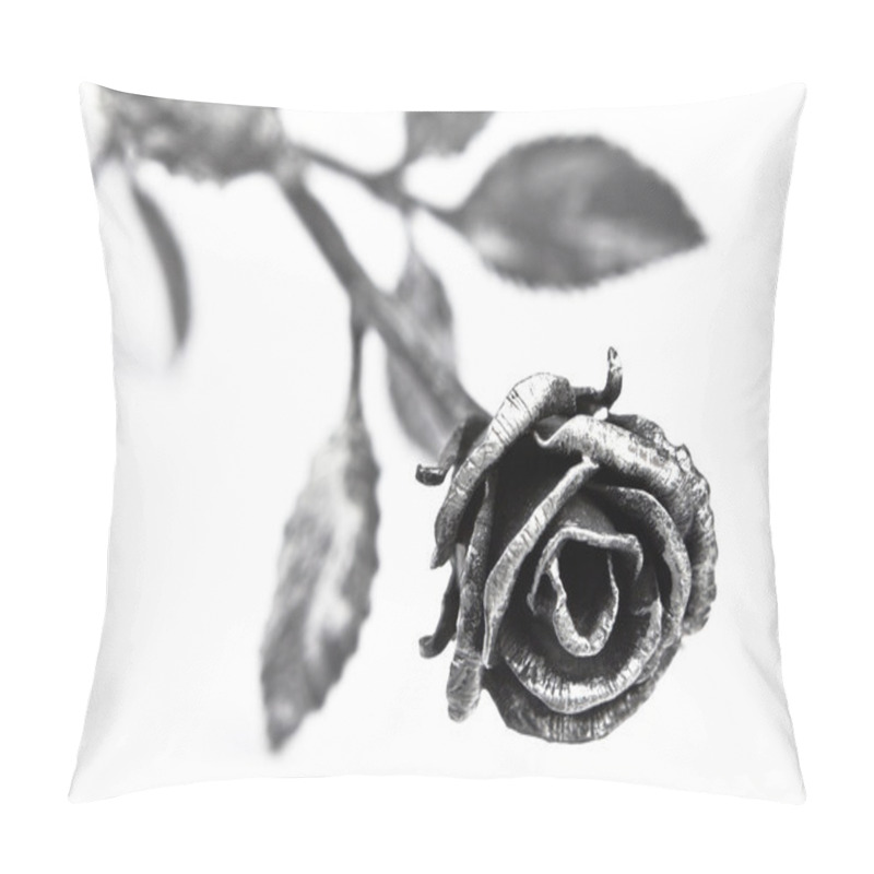 Personality  Metal Rose Pillow Covers