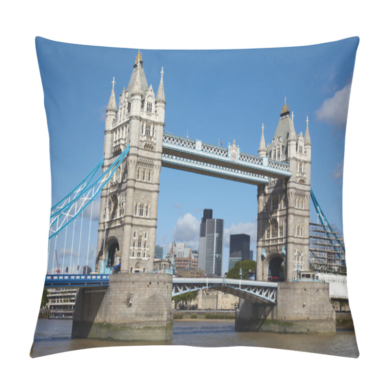 Personality  Tower Bridge In London Pillow Covers