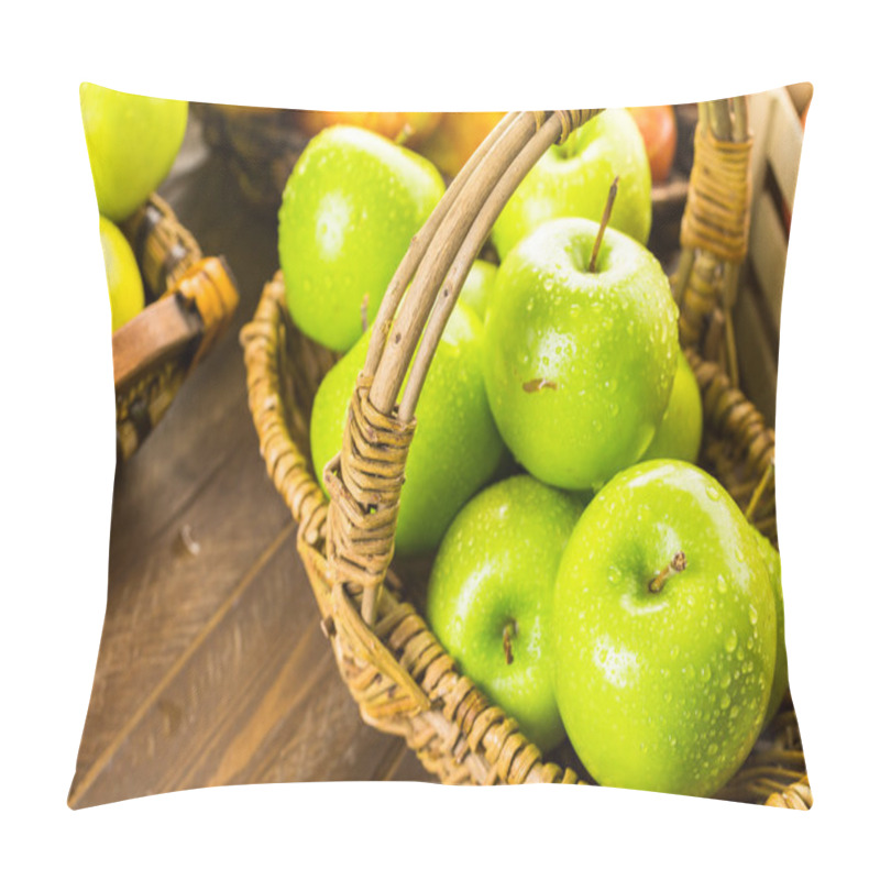 Personality  Variety Of Organic Apples Pillow Covers