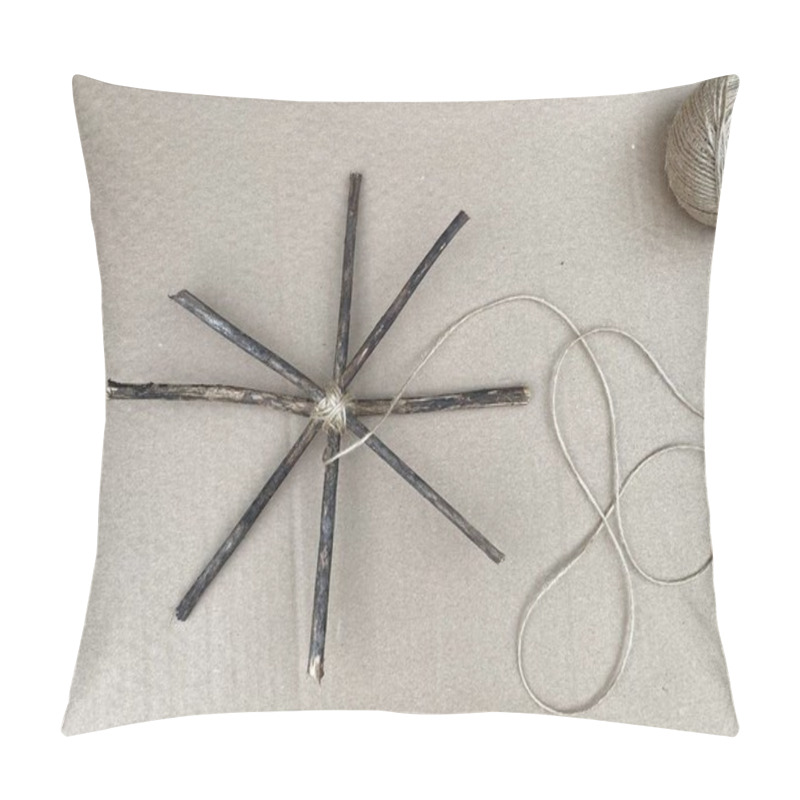 Personality  The Process Is Step By Step, A Children's Craft, How To Make A Spider Web From Sticks And Rope. Pillow Covers