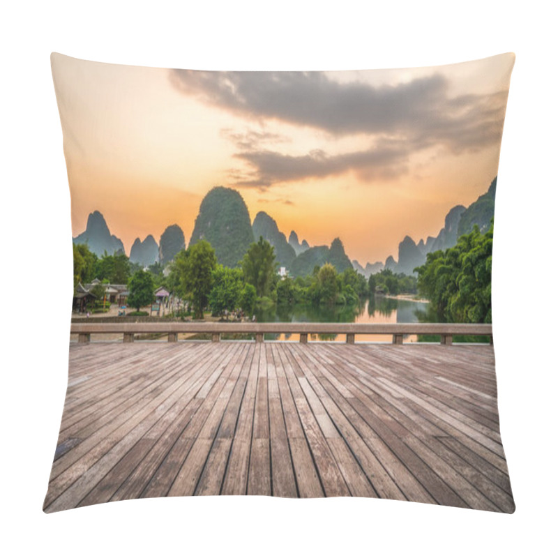 Personality  The Beautiful Landscape And Natural Landscape Of Guilin Pillow Covers