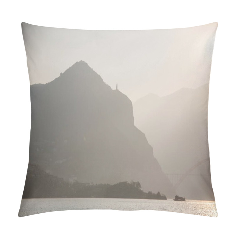 Personality  Yangtze River Three Gorges Wu Gorge Pillow Covers