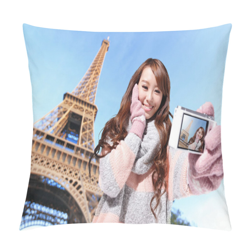 Personality  Happy Travel Woman In Paris Pillow Covers