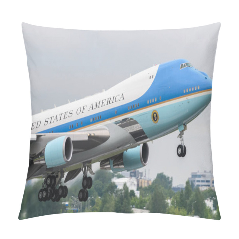 Personality  Warsaw, Poland - June 4, 2014: Air Force One With President Of The United States Barack Obama Departing From Warsaw Chopin Airport Pillow Covers