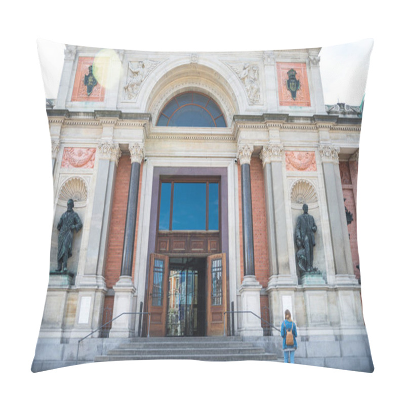 Personality  Museum Pillow Covers