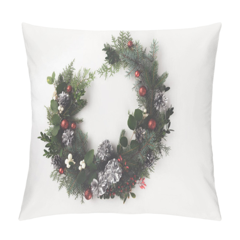 Personality  Christmas Wreath With Balls, Cones And Mistletoe Pillow Covers