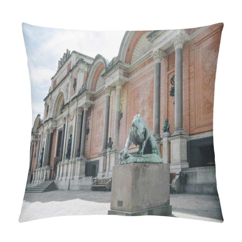 Personality  Glyptotek Pillow Covers