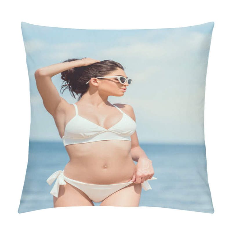 Personality  Slim Young Woman Posing In Sunglasses And White Bikini Near The Sea On Resort Pillow Covers