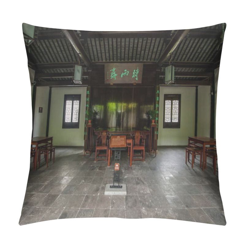 Personality  Jiangsu Wuxi Donglin College Pillow Covers