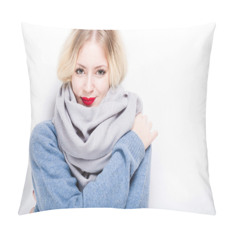 Personality  Cute Winter Fashion Girl. Pillow Covers