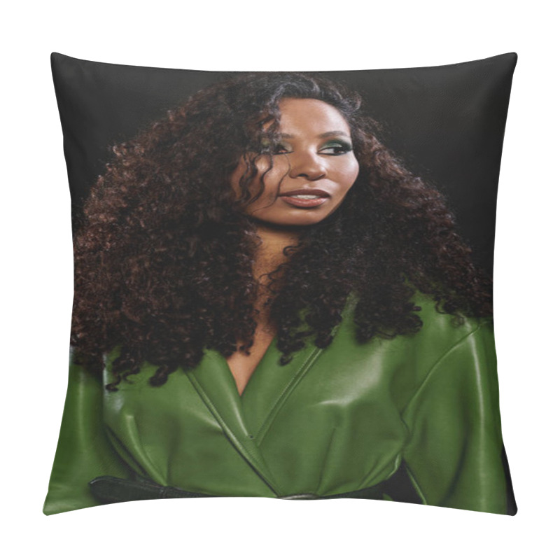 Personality  A Beautiful Woman With Curly Hair Radiates Confidence While Wearing A Vibrant Green Outfit. Pillow Covers