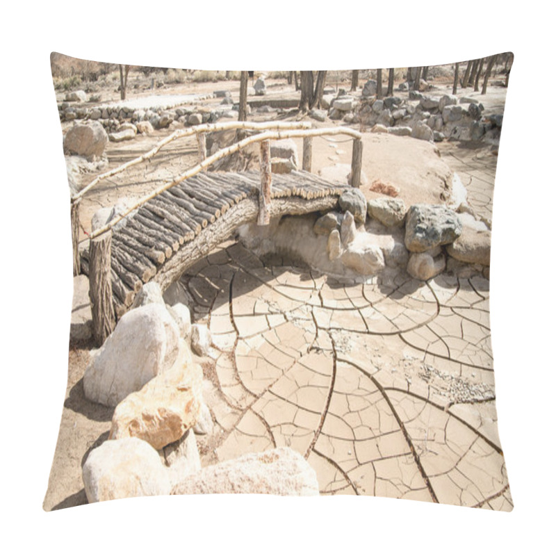 Personality  Cracked Mud In A Japanese Garden Pillow Covers