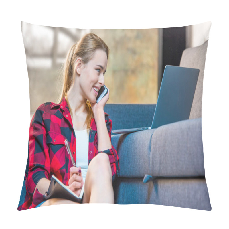 Personality  Girl Talking On Smartphone Pillow Covers