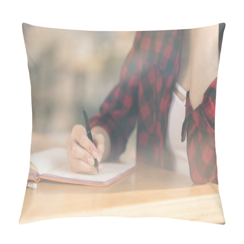 Personality  Asian Student Studying In Cafe Pillow Covers