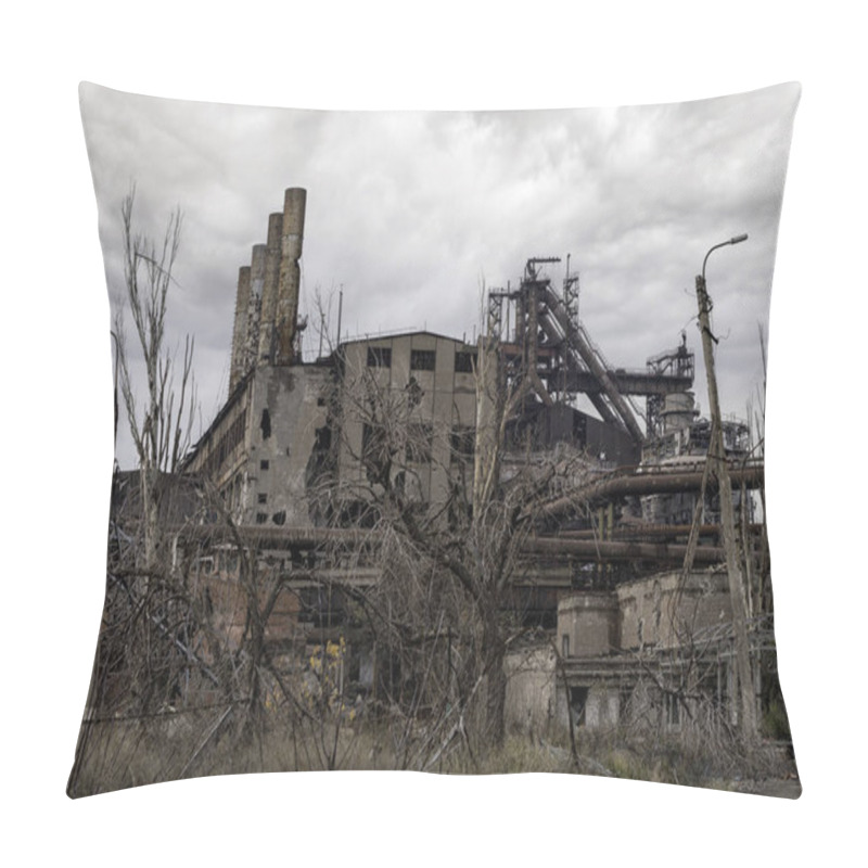 Personality  Destroyed Buildings Of The Workshop Of The Azovstal Plant In Mariupol War In Ukraine With Russia Pillow Covers