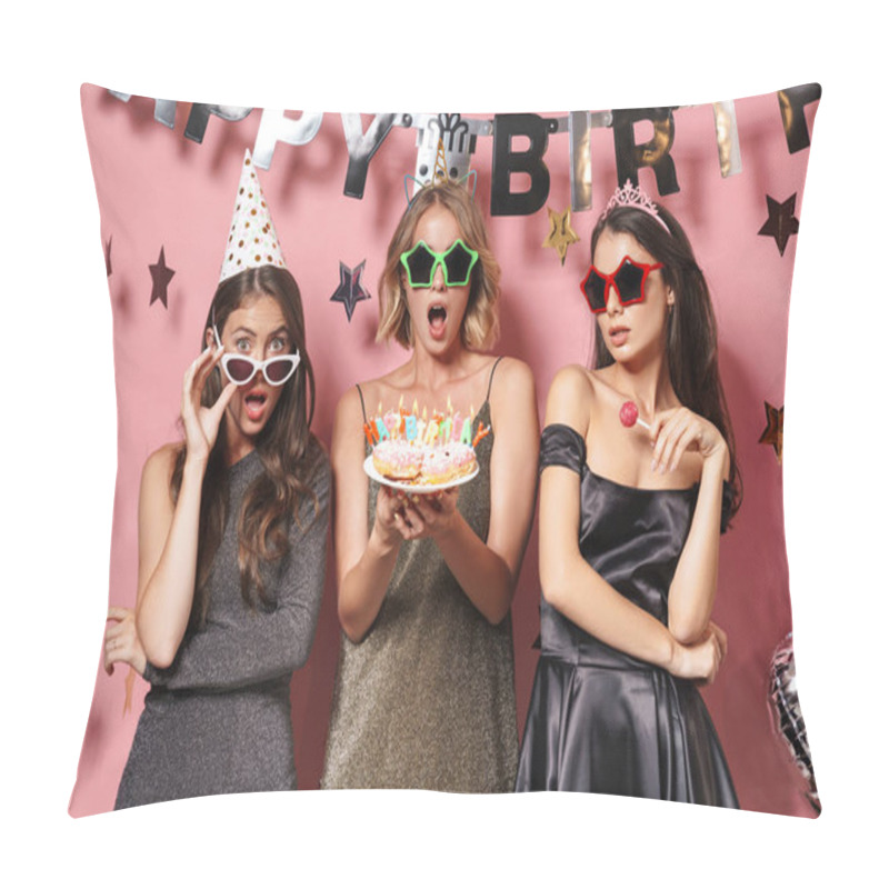 Personality  Image Of Adorable Party Girls In Glamour Sunglasses Holding Birt Pillow Covers