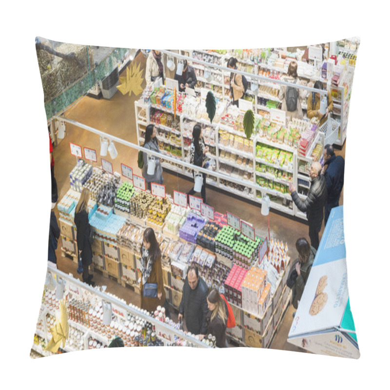 Personality  Eataly Is A Chain Supermarket Selling All Products Related To Italian Gastronomy. This Supermarket Is Located In Porta Garibaldi, Milan Pillow Covers