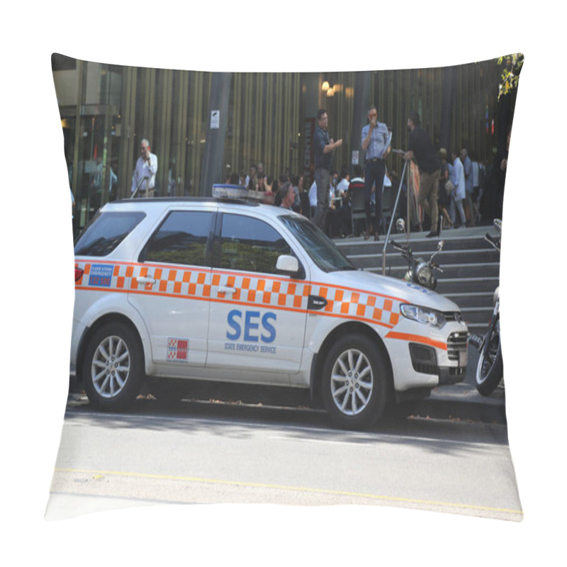 Personality  MELBOURNE, AUSTRALIA - JANUARY 22, 2019: The State Emergency Service Car In Melbourne, Australia Pillow Covers