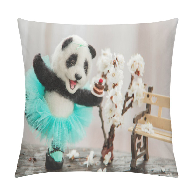 Personality   Toy Happy Panda Holding Cake And Count Calories. Pillow Covers