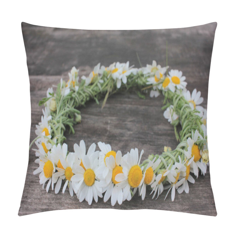 Personality  Wreath Made Of Daisy Wildflowers On Rustic Wooden Background With Copy Space. Chamomile Flowers Crown On Midsummer. Top View, Flat Lay Pillow Covers